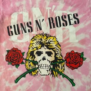 Guns N' Roses Tie-Dye Skull & Roses Tee - Pink